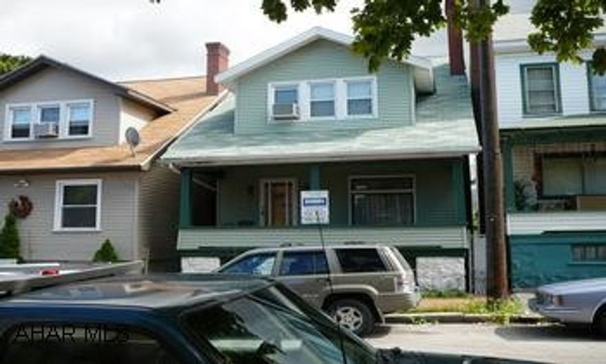 2 1/2 STORY HOME WITH LARGE ROOMS. NICE LARGE HOME, GREAT FOR FIRST TIME BUYER OR INVESTOR. APPLIANCE AND SEVERAL WINDOW AIR CONDITIONERS.