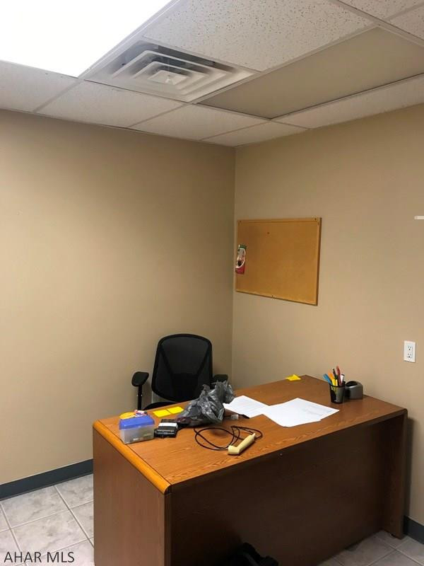 Unknown - Commercial Lease