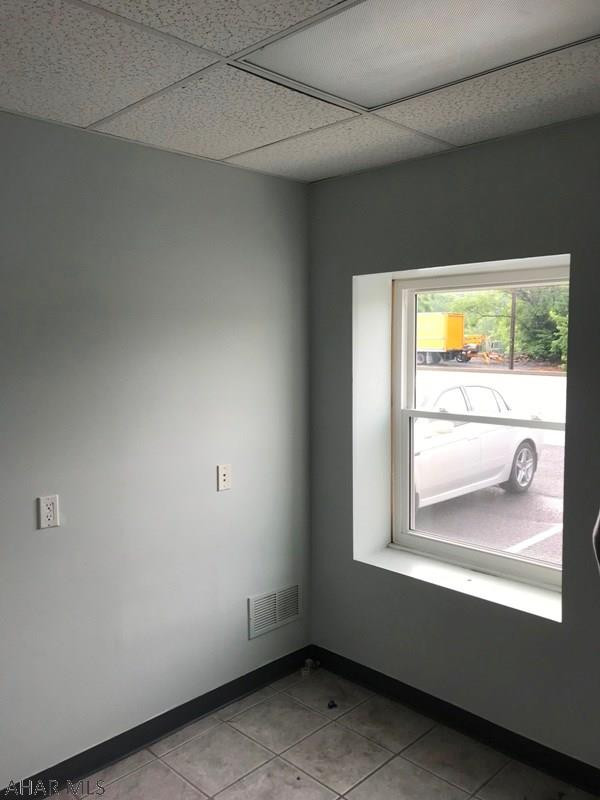 Unknown - Commercial Lease