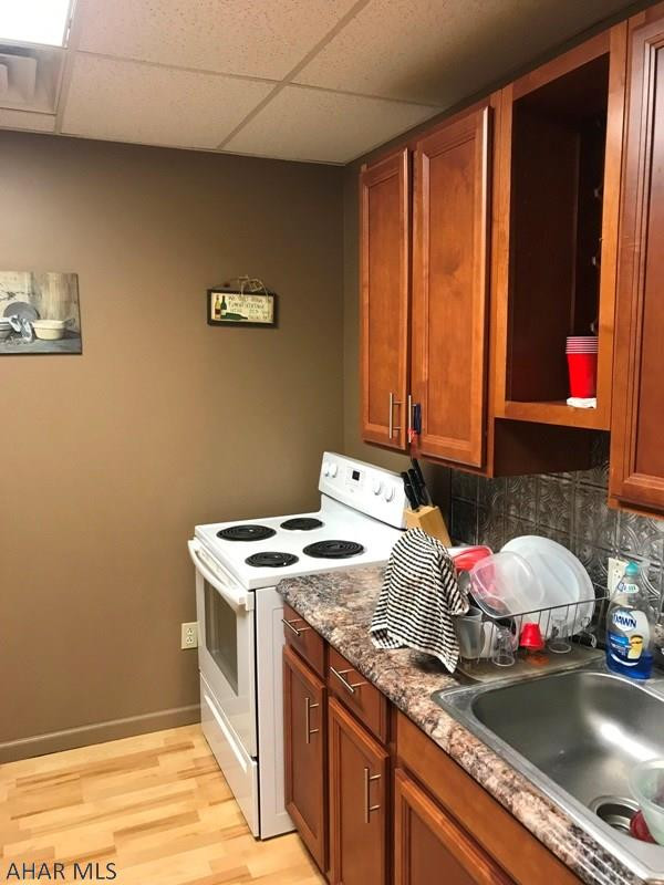 Unknown - Commercial Lease