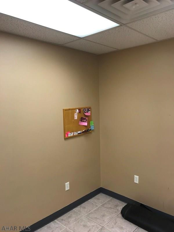 Unknown - Commercial Lease