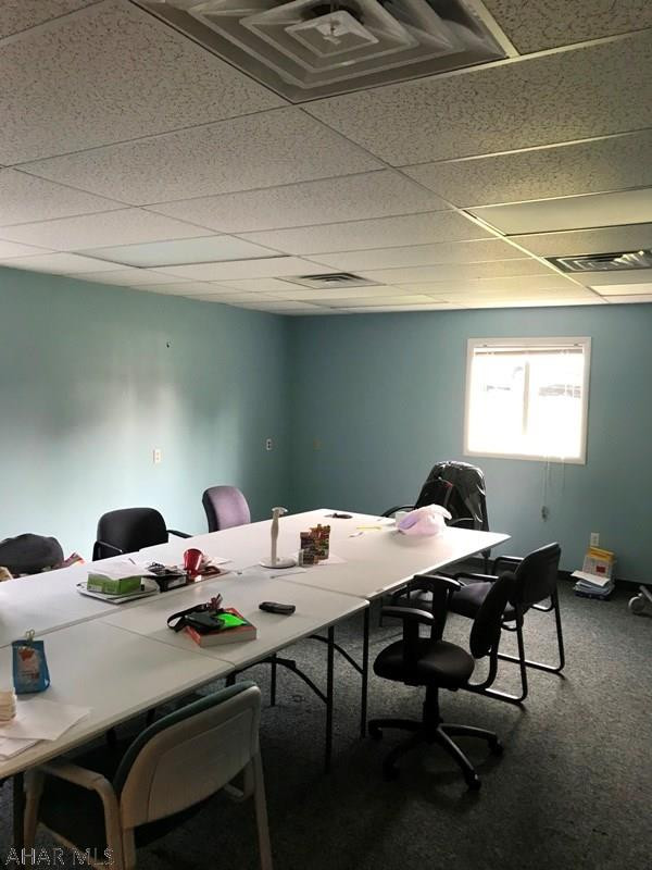 Unknown - Commercial Lease