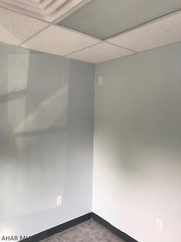 Unknown - Commercial Lease