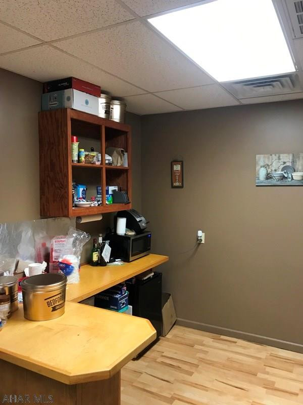 Unknown - Commercial Lease