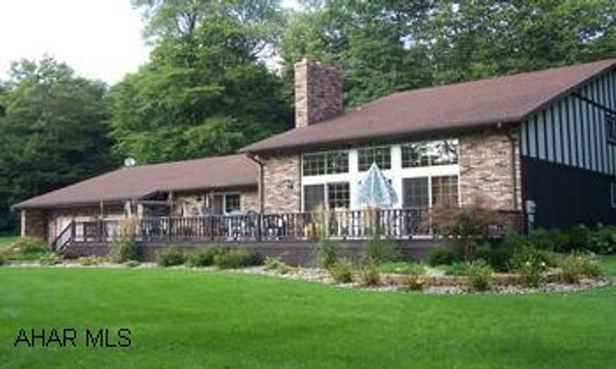 2 story 4 BR 2 3/4 BA Beautiful Home on Private 7 Acres