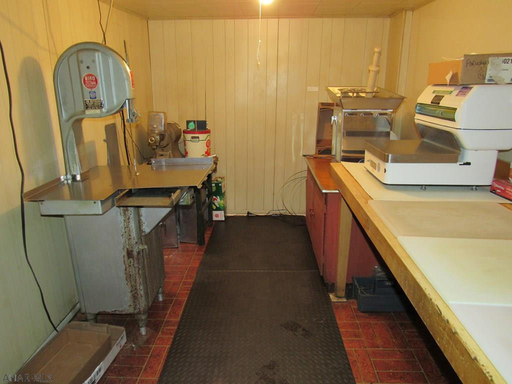 Unknown - Commercial Sale