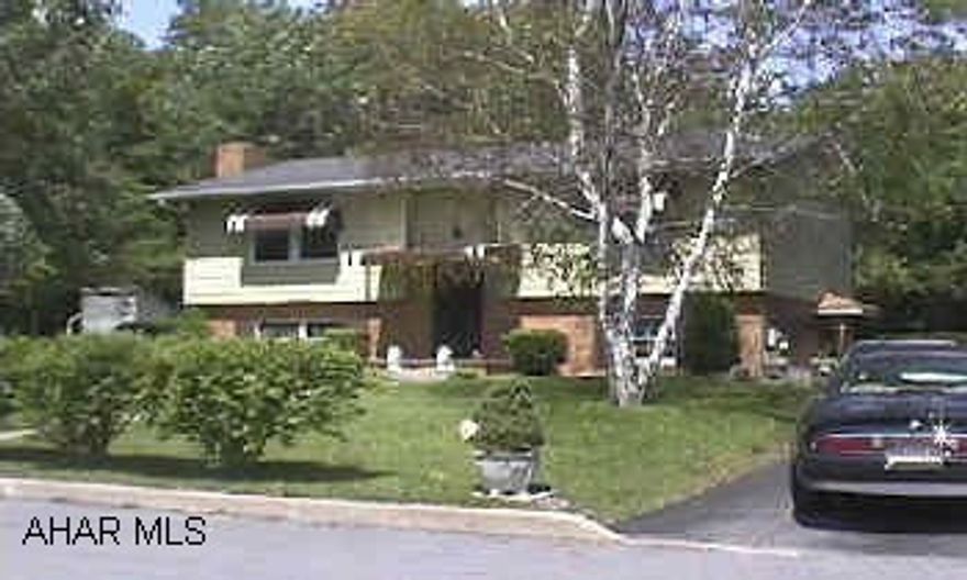 Additional adjoining lot approx. 112 x 150. Map Map #19-27-17-20. Additional adjoining lot approx. 112 x 150. Map Map #19-27-17-20.