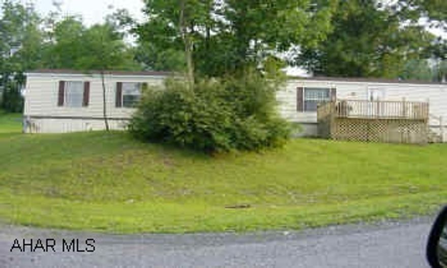 1991 COMMODORE 14X80 INCLUDES REFRIG., GAS RANGE, DISHWASHER, WASHER. CORNER LOT. DECK. LOT RENT $245/MO. INCLUDES GARABAGE & SEWER. BOOK VALUE $15,700. UNDERPRICED FOR QUICK SALE. EXCELLENT CONDITION.