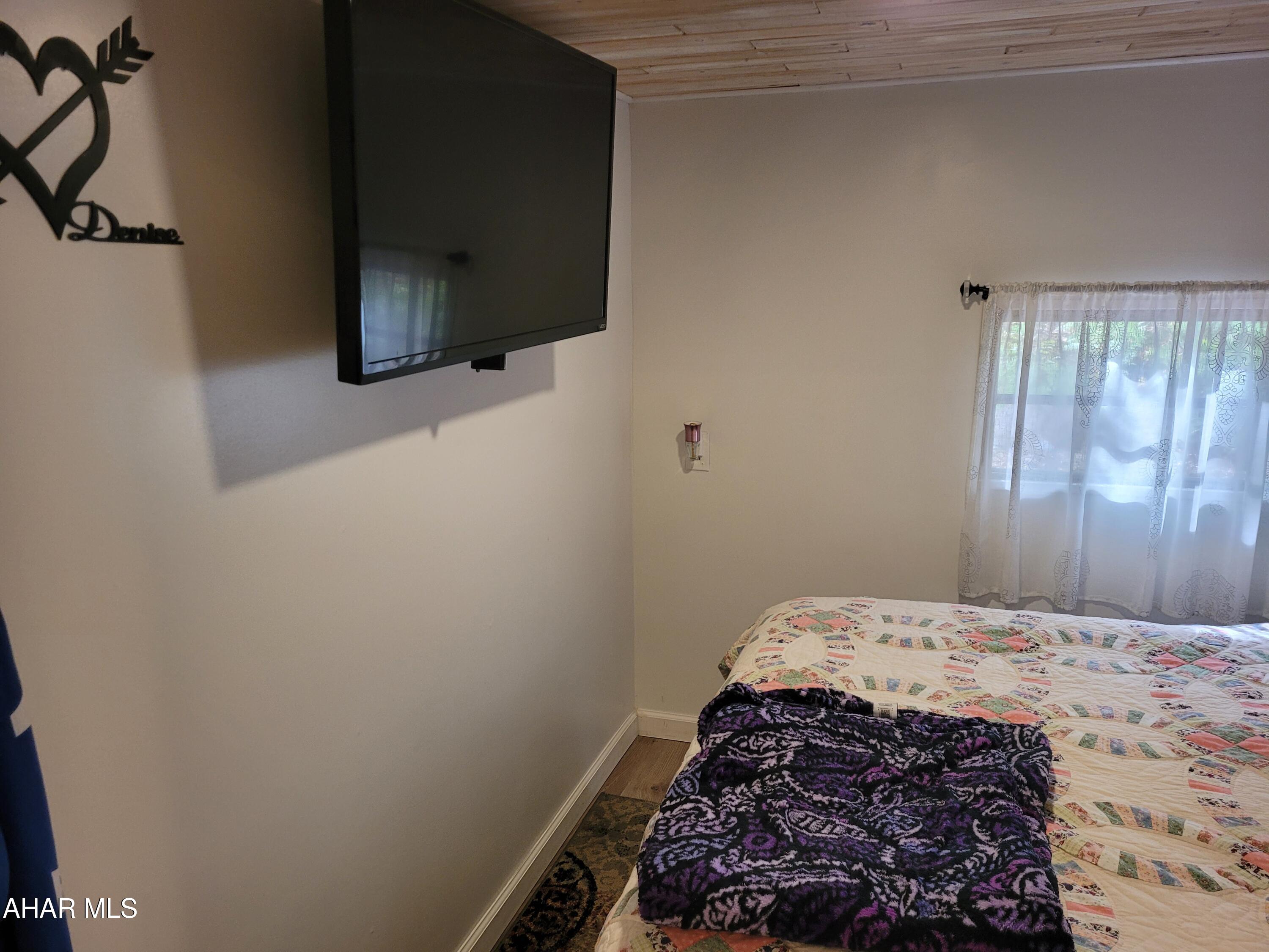 Glendale Yearound - Residential