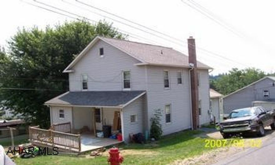 Mulitiple properties for sale as a whole on single deed.  Great rental opportunity. Property includes 3 houses, 3 lots, and rental for two nonowned trailers.  Includes 514,516, 518, & 520 Russell Avenue and 506 6th Avenue.  $12,240 gross income/ year.
