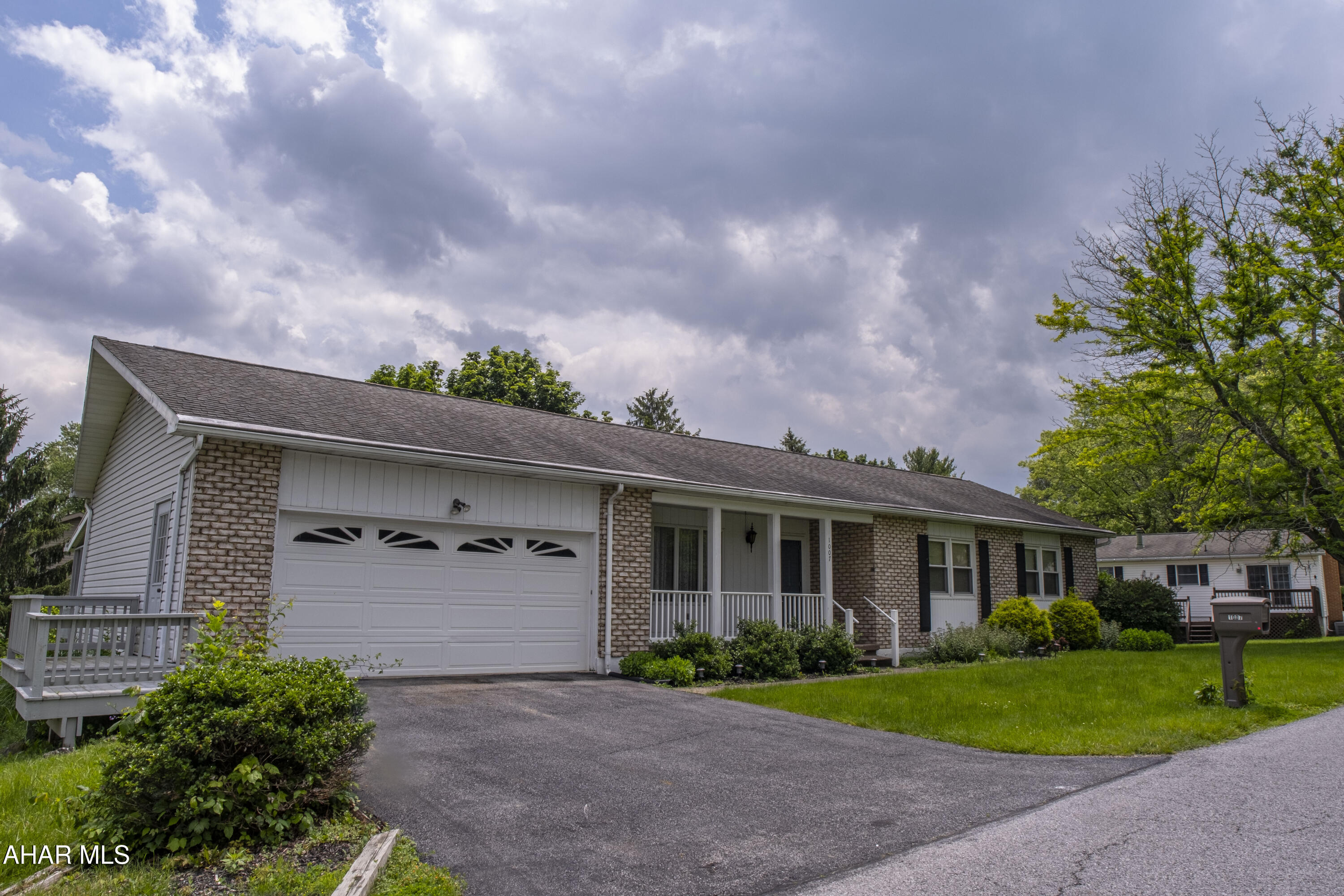 Holliday Heights - Residential