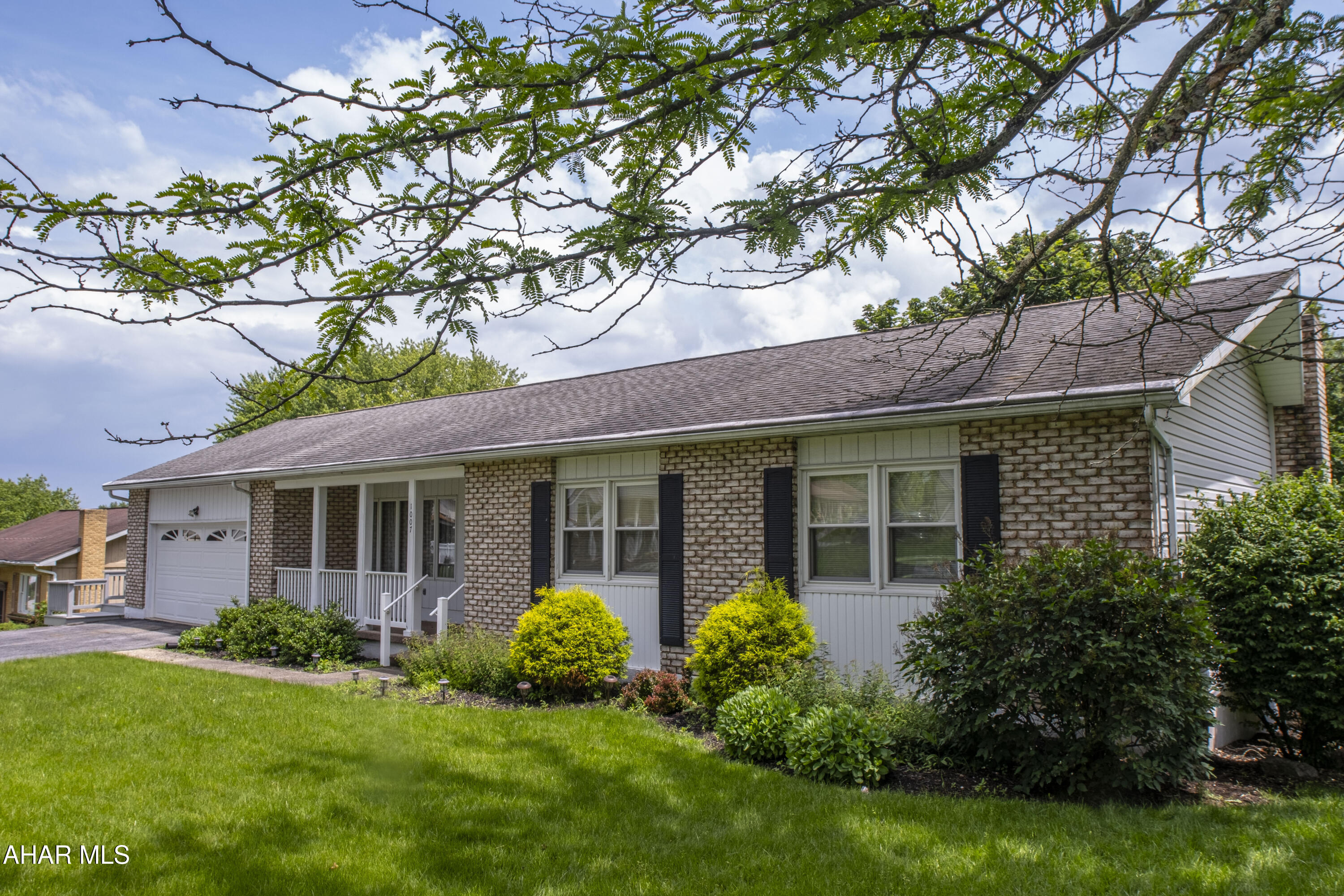 Holliday Heights - Residential