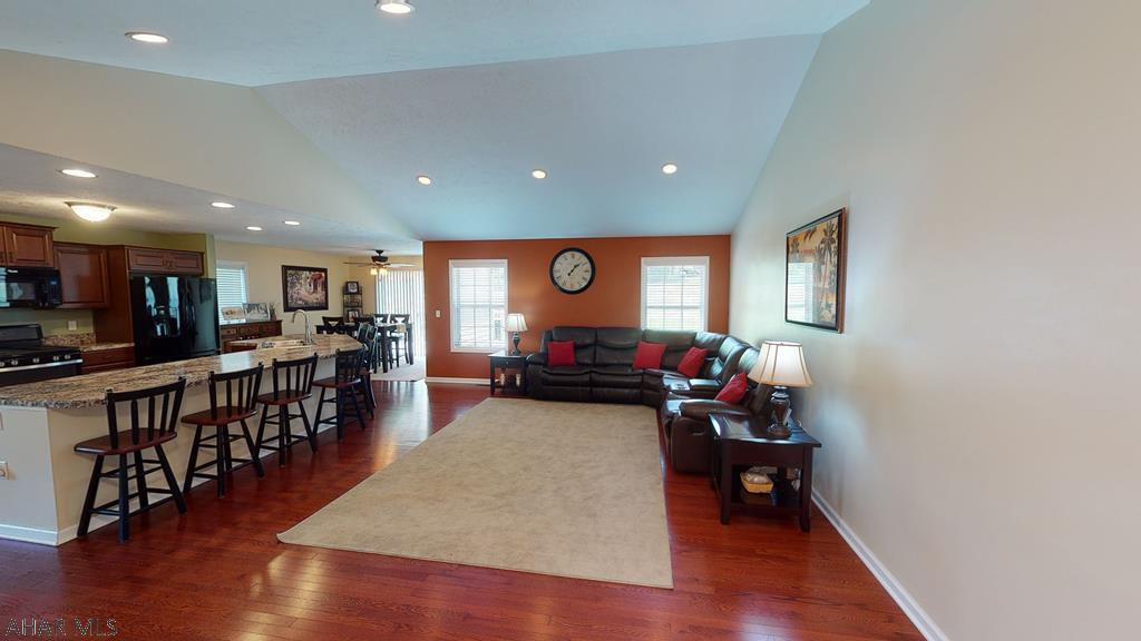 Rolling Hills - Residential