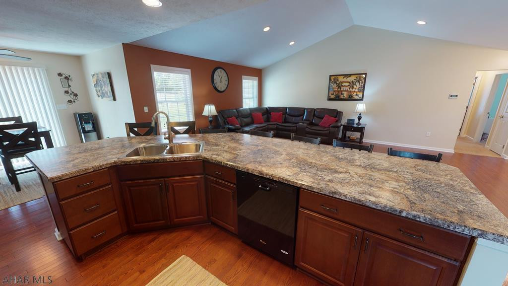 Rolling Hills - Residential