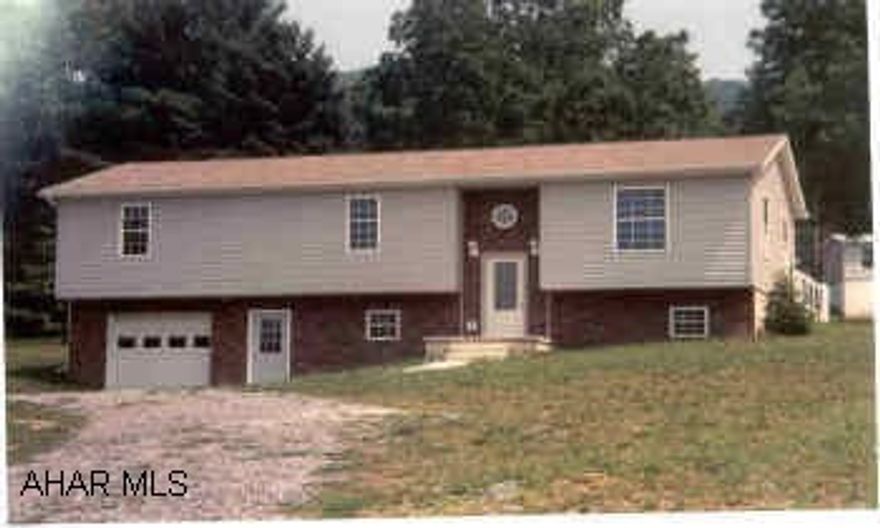 Lg. BiLevel - New Construction -  Bk & Vinyl, nice lg. lot - nice neighborhood.