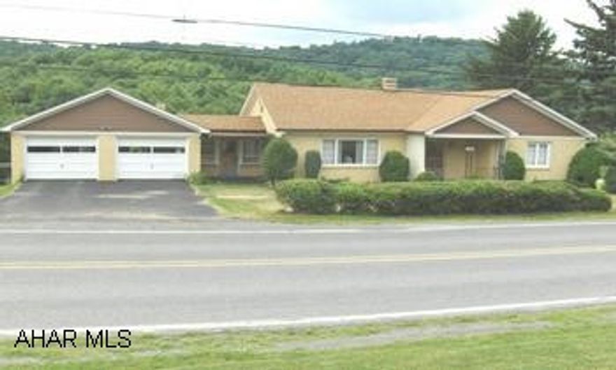 3-4 BR brick raised ranch w finished basement. Nice lots 100 x 208 & 25 x 186. Basement newley remodeled- 2 kitchens 2 full baths & 1/2 in basement. 3-4 BR brick raised ranch w finished basement. Nice lots 100 x 208 & 25 x 186. Basement newley remodeled- 2 kitchens 2 full baths & 1/2 in basement. fenced yard. Call Scott or Pat @ 471-2782  or 244-3113