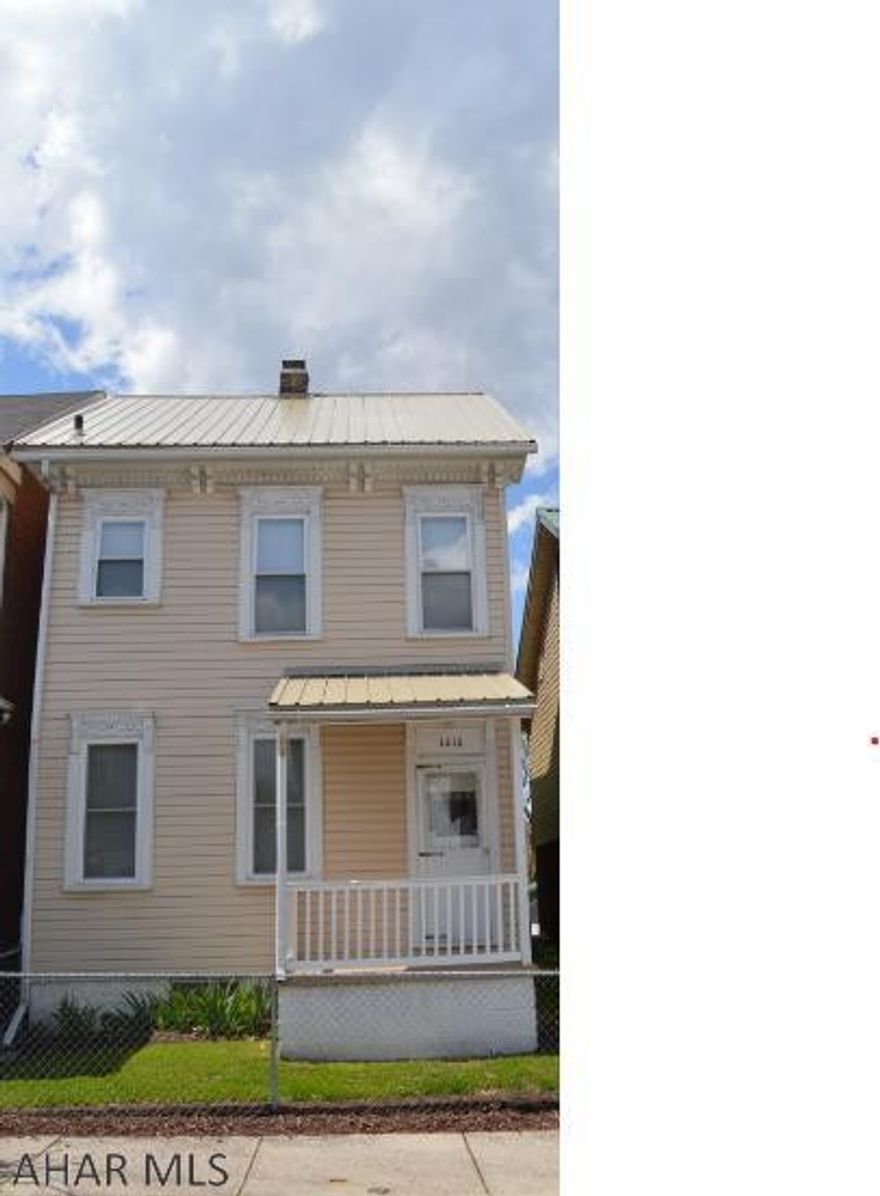 This home has been well taken care of by the owner and is move-in ready! This house has many new updates including new drywall, roof, siding, carpet and freshly painted walls throughout the home. Updated electrical and plumbing. 3 bedrooms and 1 bath.