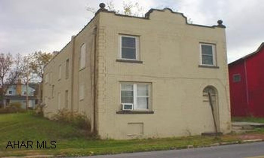 Great income producing 4 unit apartment, fully occupied. 2 units - 2 BR, 1 unit - 1 BR, & 1 large efficiency unit. Tenants pay heat & electric, owner pays water/sewer, & trash removal. Vinyl windows, updated interiors, off-street parking. Great income producing 4 unit apartment, fully occupied. 2 units - 2 BR, 1 unit - 1 BR, & 1 large efficiency unit. Tenants pay heat & electric, owner pays water/sewer, & trash removal. Vinyl windows, updated interiors, off-street parking.