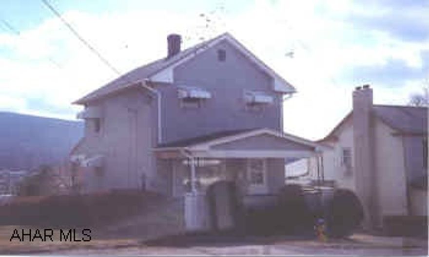 2 story, 2 bedroom home in nice area.  Updated kitchen, carpeting, 100AMP electric. Nice 2 bedroom home with updated kitchen, 100AMP electric, copper plumbing, carpeting, great view and nice lot.  Executor is licensed Real Estate Broker.