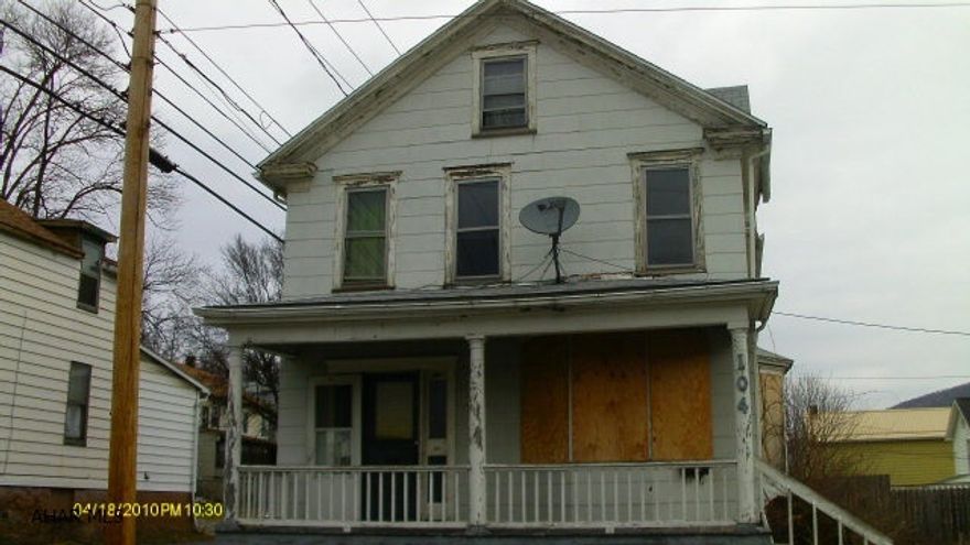 Fixer upper in Tyrone. 3-4 bedroom w/an attic that could be finished for another room or two. All offers will be considered