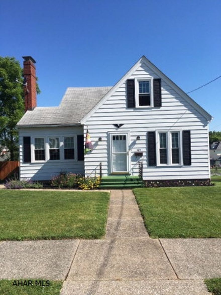 Great ranch home in Spring Cove School District with finished loft! This home features original hardwood flooring, updated bathroom, new windows, newer hot water heater and newer water softener. Don't miss this great property! Call listing agent for your showing today!