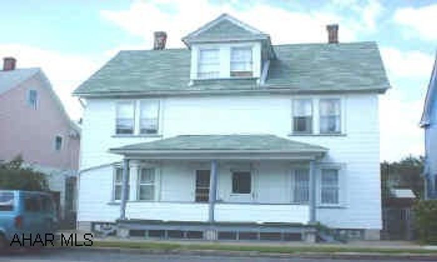 Doube in very good condition. Newer roof. Updated electrical system. 3BR ea side + good sized attic that could be 4th BR. 805 1/2 has central air.  Listing Agent/Selling Agent:  Mascia, Rick Doube in very good condition. Newer roof. Updated electrical system. 3BR ea side + good sized attic that could be 4th BR. 805 1/2 has central air.  Listing Agent/Selling Agent:  Mascia, Rick