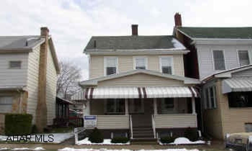 EAST END 3 BEDROOM, 1 BATH 2 STORY, C/A, ALL APPLIANCES INCLUDED EAST END 2 STORY WITH CENTRAL AIR, 3 BEDROOM, ALL APPLIANCES STAY.  LOW TAXES.