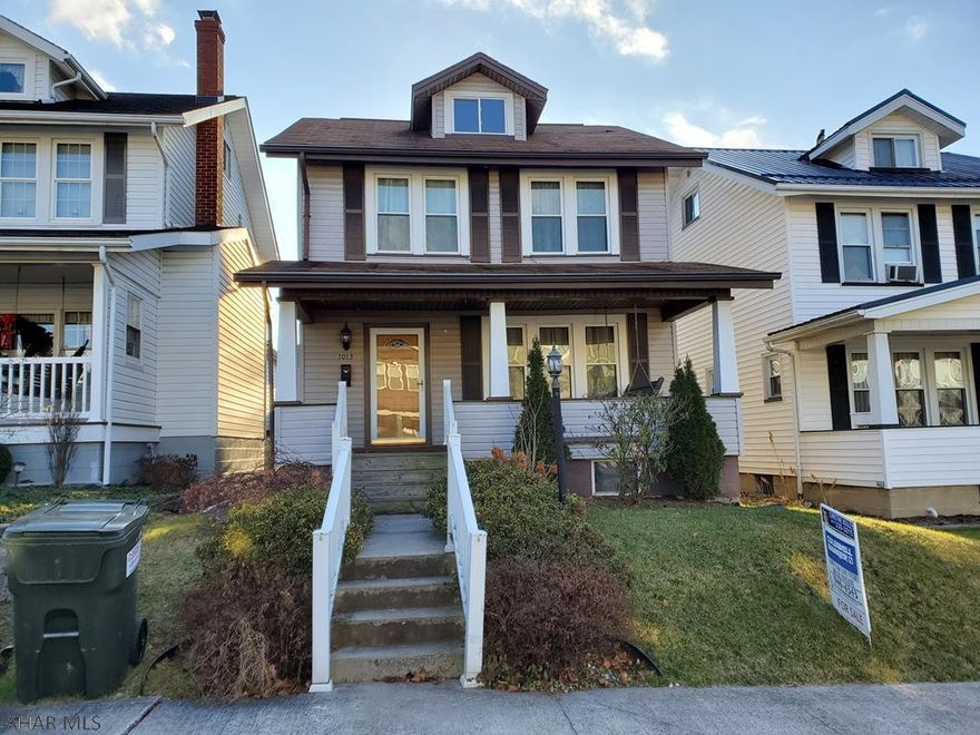 Quiet Fairview neighborhood!  This home has been tastefully remodeled.  Updated flooring, paint, kitchen and baths.  Very convenient first floor laundry and first floor 3/4 bath!  Cute curb appeal, fenced yard and garage.