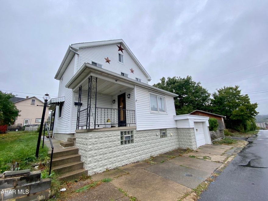 On a corner lot this move in ready home has so much to offer!  Featuring 3 bedrooms, and 2 full bath, and eat in kitchen, and newer flooring throughout.  The first floor offers laundry hookups for an added convenience.  Schedule your private showing and see why this home is waiting for you!