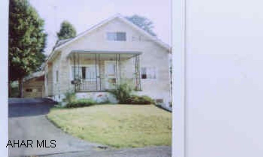 GREAT STARTER! EXPANDABLE ATTIC COULD BE 1-2 BR'S. LGE LOT. DELIGHTFUL NEIGHBORHOOD.