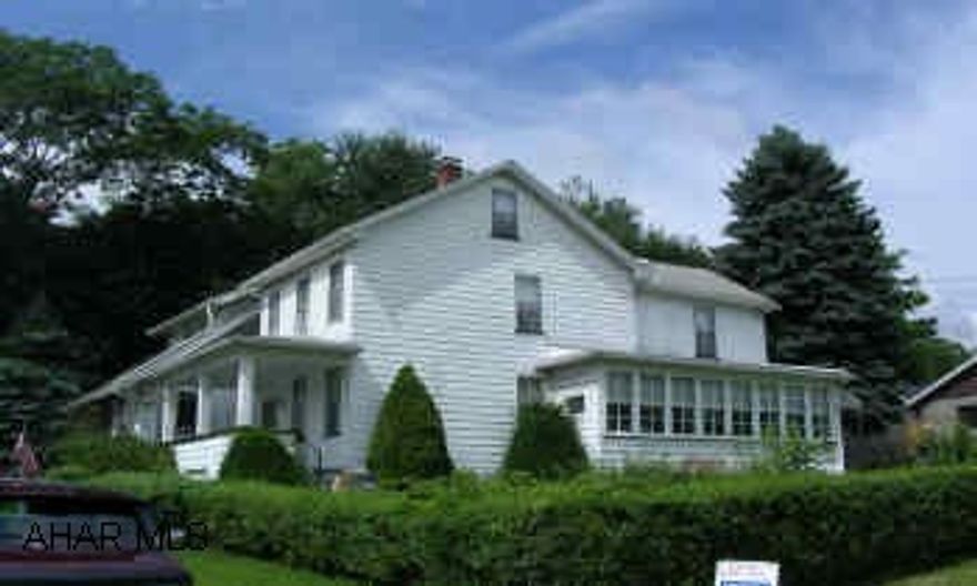 PRICED RIGHT.  PERFECT STARTER HOME.  LARGE CORNER LOT IN CONVENIENT LOCATION.  ALL APPLIANCES INCLUDED.  3 OR 4 BEDROOMS.  WELL ON PROPERTY IS FOR GARDENING ONLY.  GARAGE IS OVERSIZED.  THE FRONT PORCH IS COVERED.