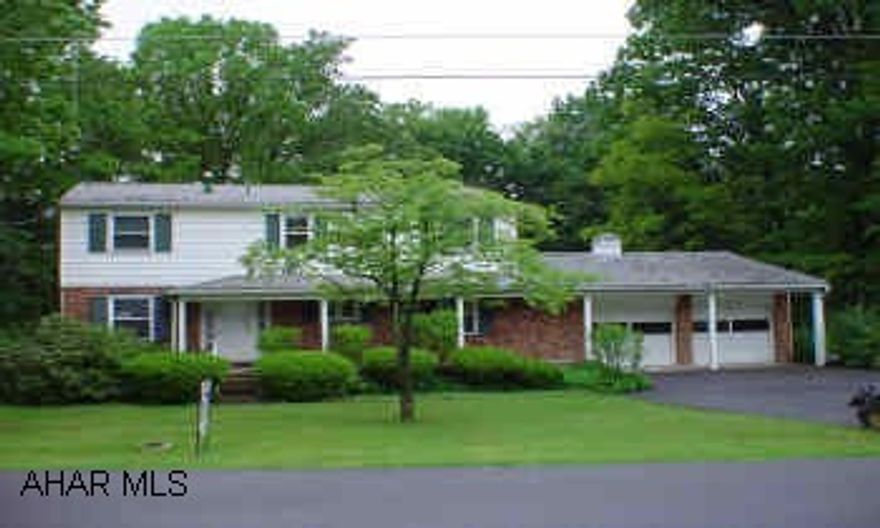 BEAUTIFUL PEGGED HARDWOOD FLOORS, HARDWOOD FLOORS THROUGHOUT,  4 LARGE BEDROOMS, 2.75 BATHS,  2 BONUS ROOMS, ATTACHED 2 CAR GARAGE, VINYL SIDED ON A GREAT LOT, CENTRAL AIR, FINISHED BASEMENT WITH FIREPLACE,AND EXTRA KITCHEN,  FAMILY ROOM W/ FIREPLACE BEAUTIFUL PEGGED HARDWOOD FLOORS, HARDWOOD FLOORS THROUGHOUT,  4 LARGE BEDROOMS, 2.75 BATHS,  2 BONUS ROOMS, ATTACHED 2 CAR GARAGE, VINYL SIDED ON A GREAT LOT, CENTRAL AIR, FINISHED BASEMENT WITH FIREPLACE,AND EXTRA KITCHEN,  FAMILY ROOM W/ FIREPLACE,  PLENTY OF STORAGE, CALL CLYDE OR HANK TO TOUR