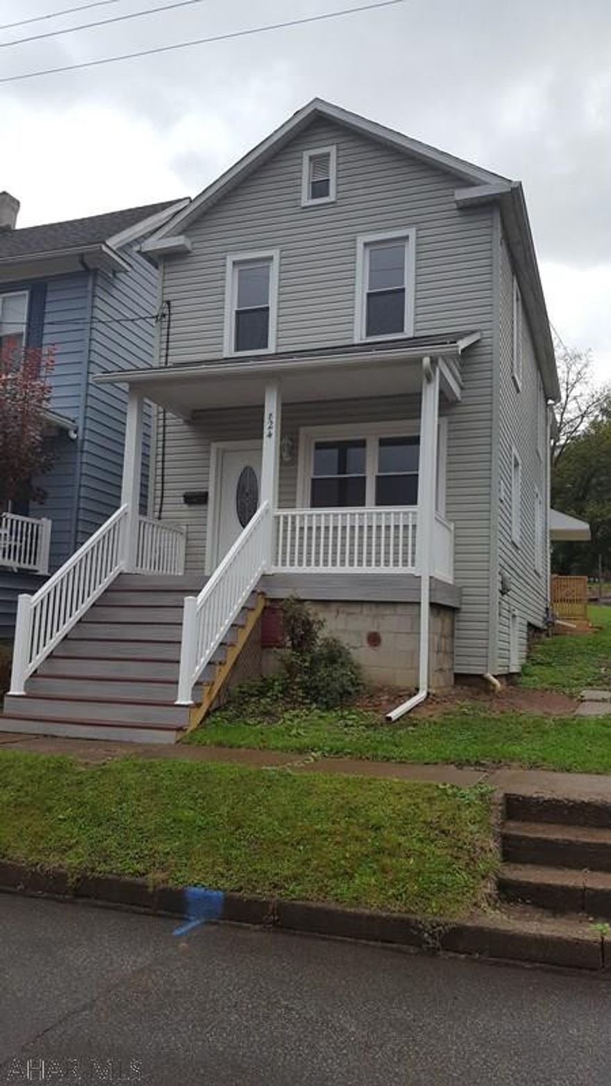 COME TAKE A LOOK AT THIS COMPLETELY REMODELED TWO STORY HOME , NEW FLOOR COVERING THROUGH OUT, NEW PAINT, LOTS OF UPDATES, NEW KITCHEN , NEW BATH, ALL NEW PLUMPING ALL THE WAY TO THE OUTSIDE HOOK-UP, NEW FRONT AND SIDE PORCH !!!!! THIS HOUSE IS MOVE IN READY !!!!!