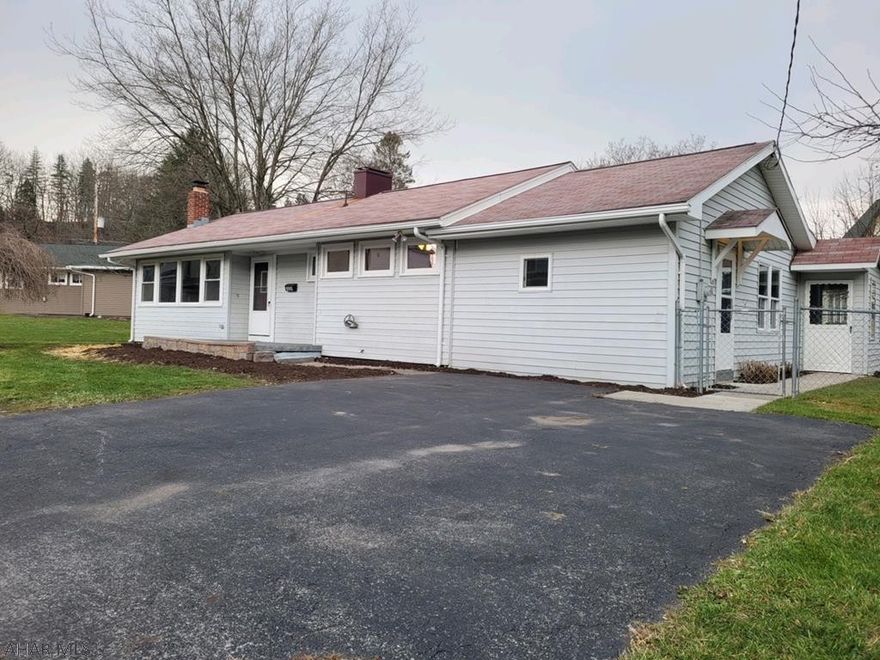 Welcome home! This charming house offers the convenience of one floor living on a quiet street in Hollidaysburg. You will love the brand new Corian countertops in the kitchen, as well as the beautiful original hardwood flooring in the living room. Relax in front of the gas fireplace or enjoy a nice evening on the deck or covered porch. With the spacious bedrooms and two full baths, you will feel right at home on Franklin Street! Don't miss your chance to call this place yours!