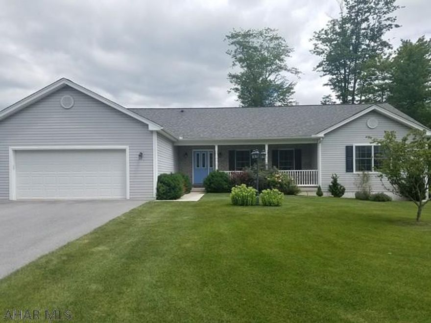 Beautifully maintained 3 bedroom 3 bath home in Rolling Hills on just over an acre! This home is a  2007 Campbell built home with 1 owner, and features oak cabinetry in the kitchen. Offering over 3800sq feet this nice open floor plan is great for entertaining. Storage and space is no issue inside this home! Finished basement is HUGE and makes a perfect game room, family room or entertaining space. The yard has been professionally landscaped and fenced in for a relaxing outdoor experience. Add your own personal touch and this can be your forever home. Estimated utilities provided by the seller are as follows: Gas: $60/monthly, Sewer $175/quarter, Electric $75/monthly. Call listing agent for your tour today.