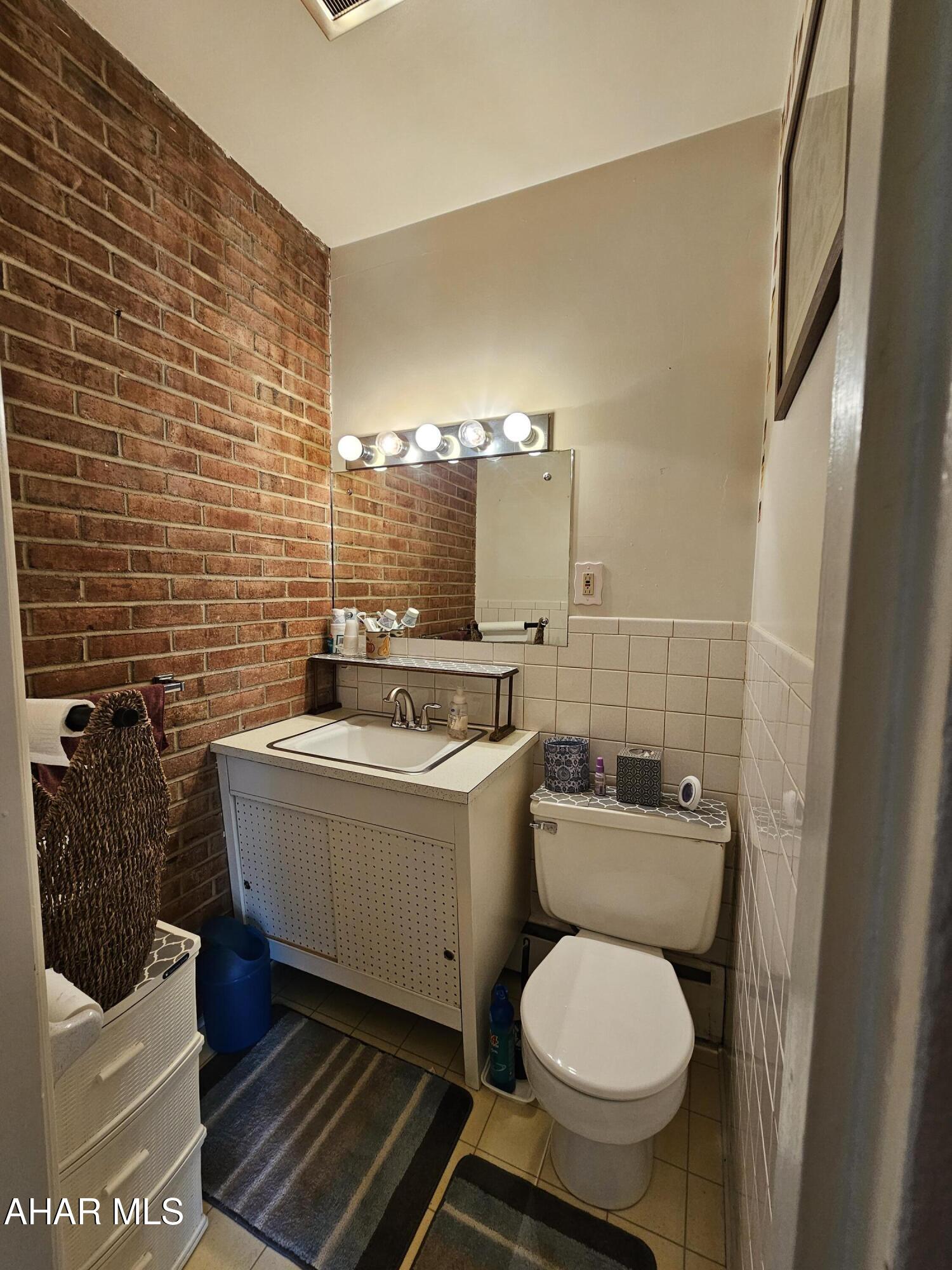 Juniata - Residential