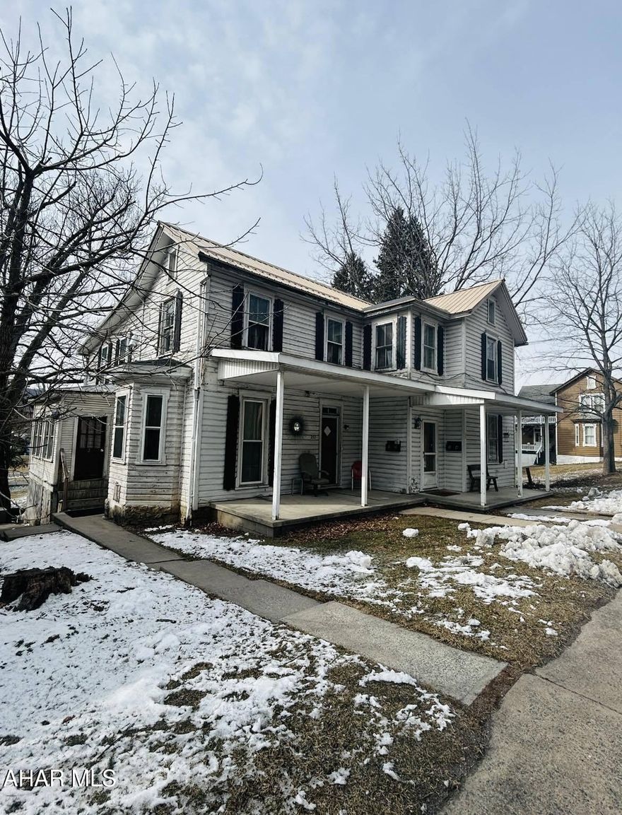 Calling all the investors !great business opportunity .4 separate units ,,total of 12 rooms. All 4 units are with tenants .great locations ,walking distance to downtown Bedford .Don't miss out !!