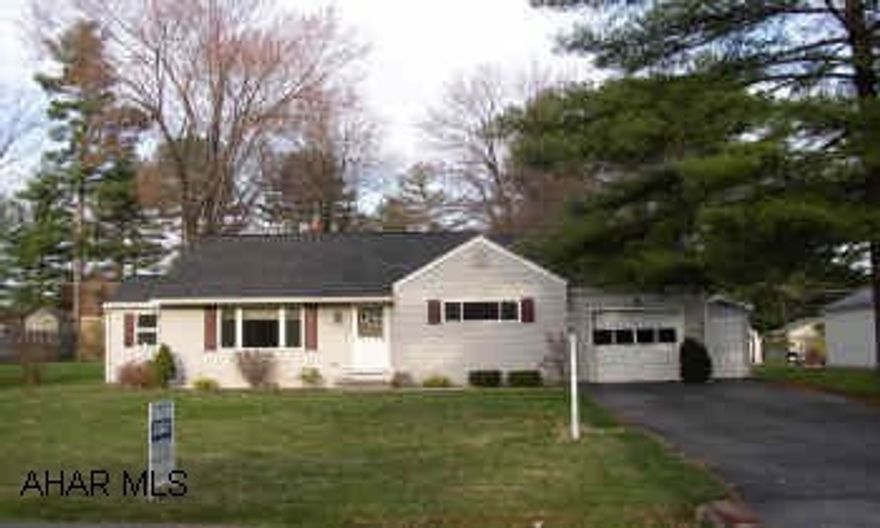 ONE STORY WITH NEWER VINYL SIDING AND NEW WINDOWS. BELLEMEADE AREA - ANTIS TWP. ONE STORY WITH LARGE FLAT LOT.  UPDATED INTERIOR INCLUDES FLOOR COVERING WALLS AND KITCHEN.  FOR MORE INFO CONTACT BOB MILLER  946-4343 EXT. 135