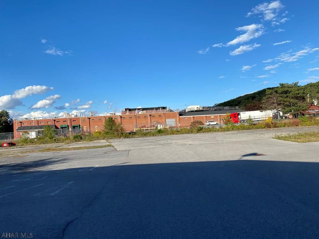 Eldorado - Commercial Sale