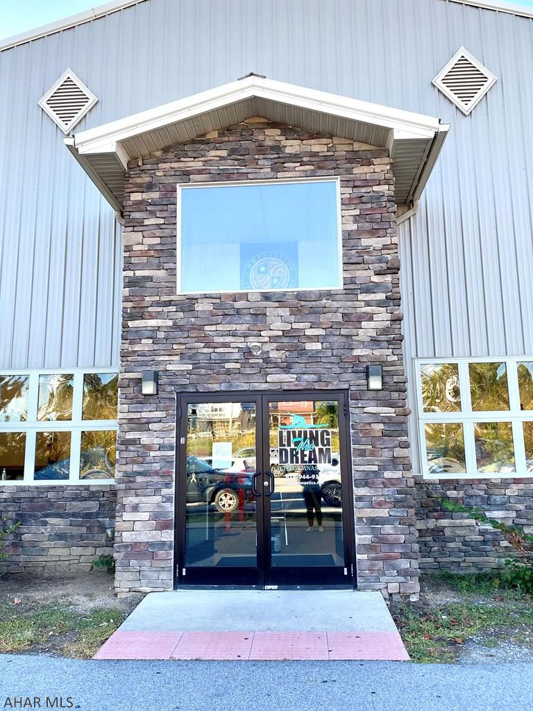 Eldorado - Commercial Sale