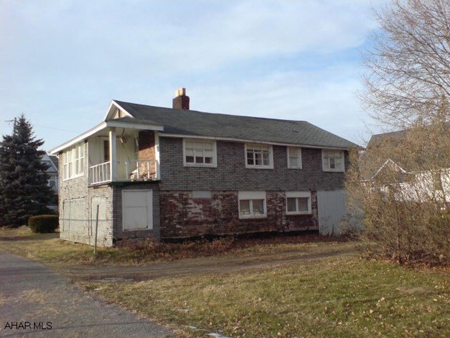 Lots of opportunity with this Bellwood home.  Being sold 'as-is', would be a great project home.  Come see it today.