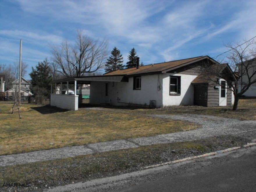 Handyman Special with modern kitchen & newer furnace. Nice yard w/fenced lot.  Buyer to be responsible for any borough requirements.Property condition may restrict FHA/VA financing options.