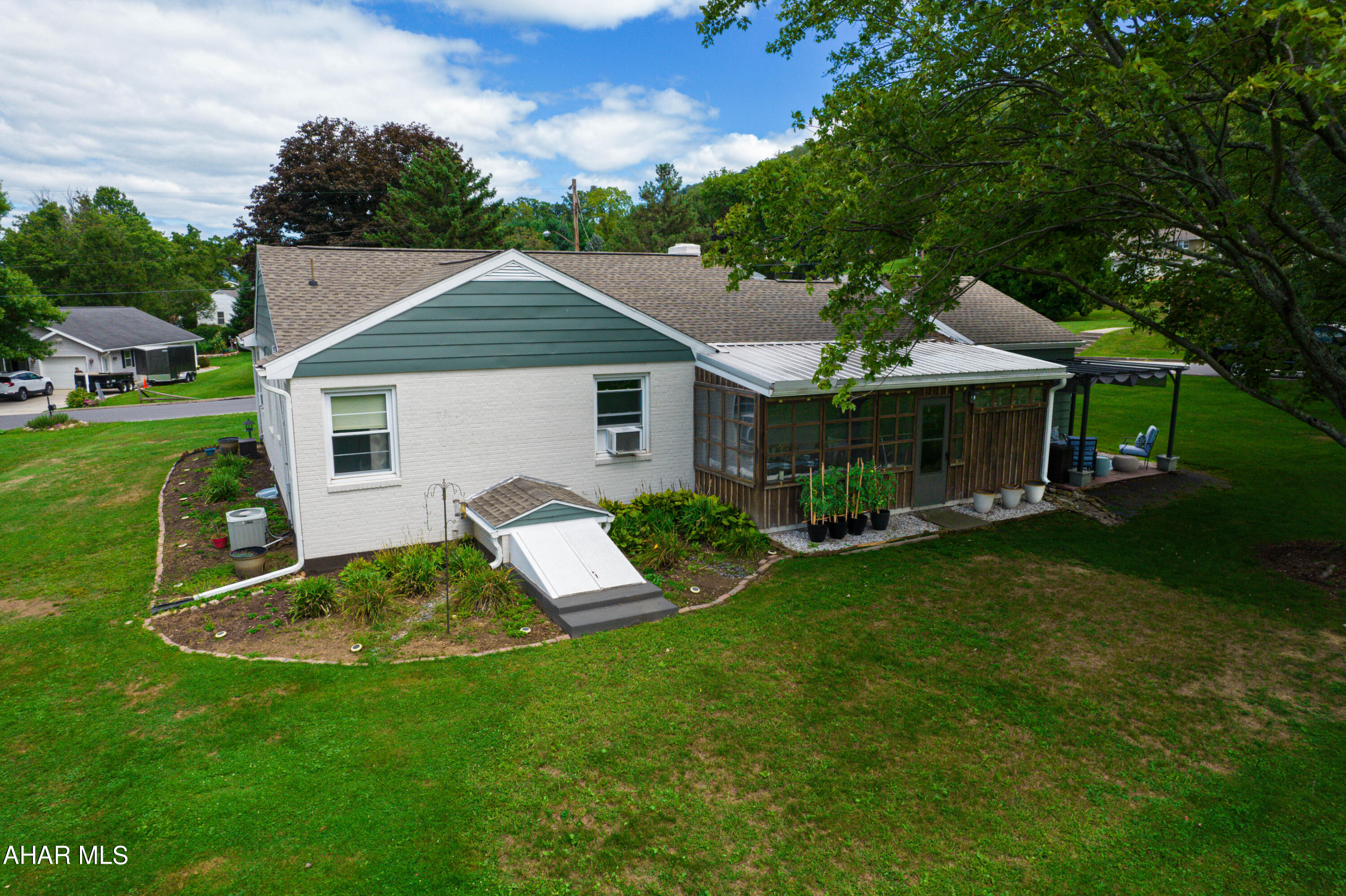 Meadowbrook Terrace - Residential