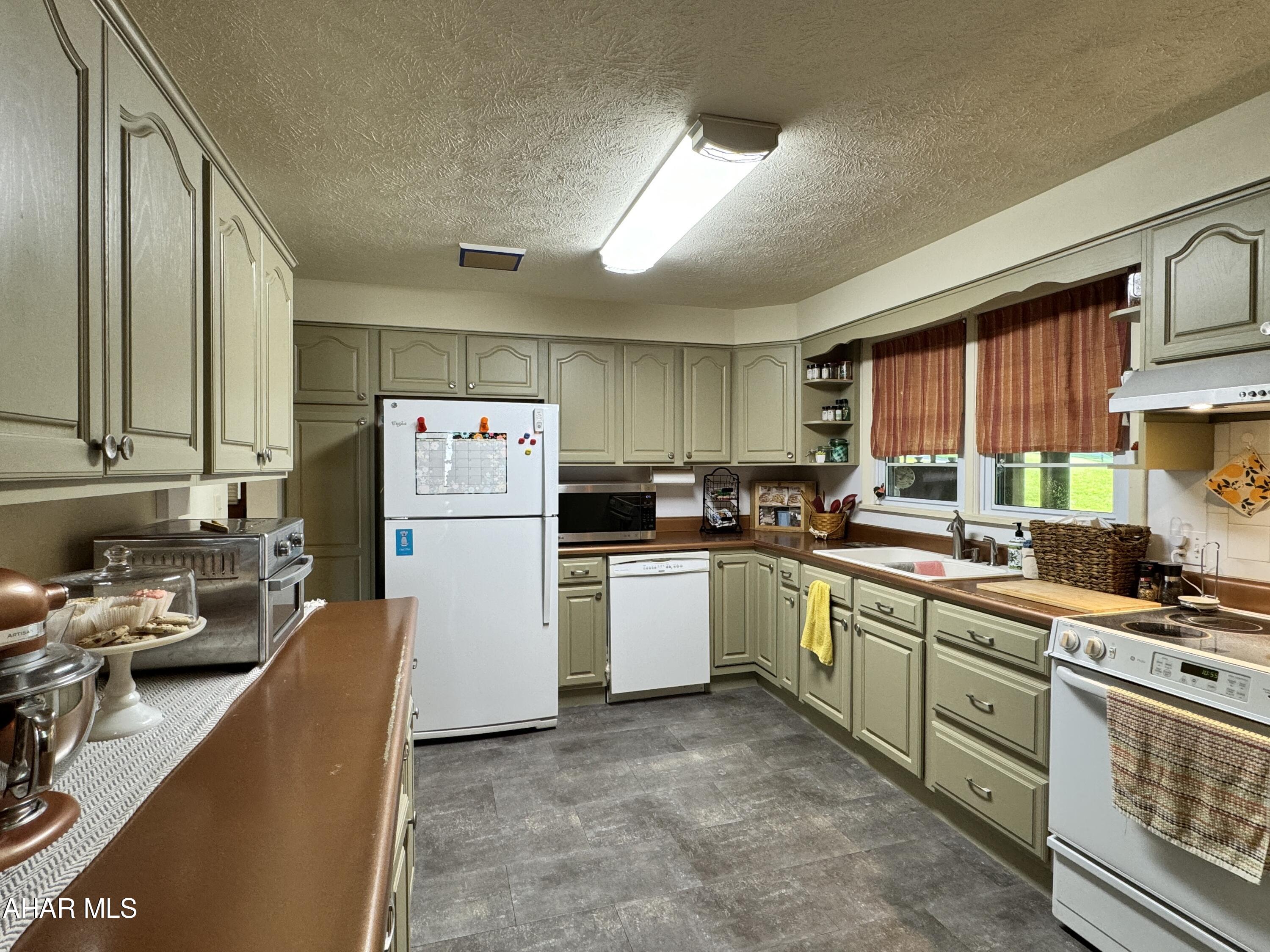 Meadowbrook Terrace - Residential