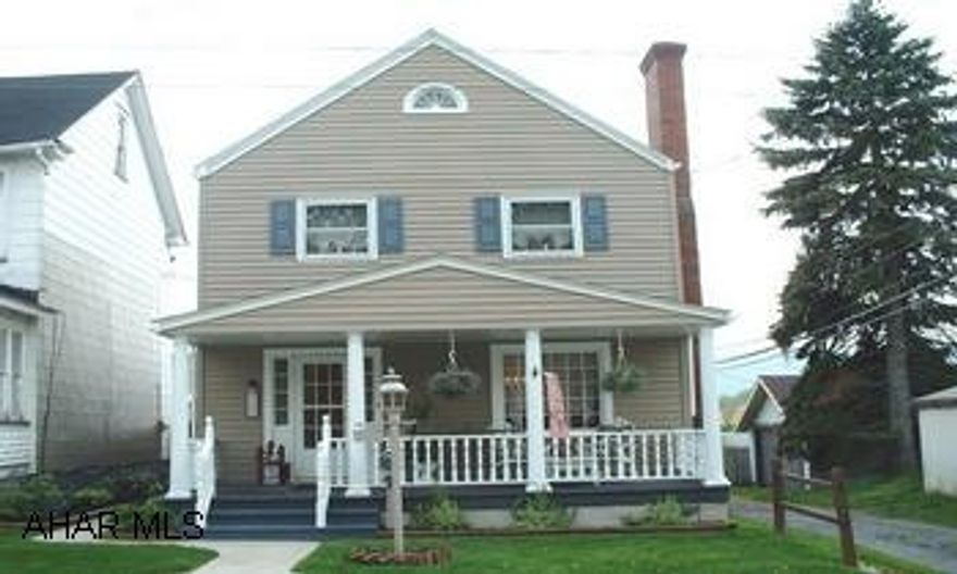 ABSOLUTELY GORGEOUS 3 BR, 1 BA TWO STORY. BEAUTIFUL FENCED IN LOT WITH DECK AND ABOVE GROUND POOL. DETACHED 1 CAR GARAGE. NEAR CAMPUS. A MUST SEE. CALL JOHN DAVIDHIZAR AT 207-9808. ABSOLUTELY GORGEOUS 3 BR, 1 BA TWO STORY. BEAUTIFUL FENCED IN LOT WITH DECK AND ABOVE GROUND POOL. DETACHED 1 CAR GARAGE. NEAR CAMPUS. A MUST SEE. CALL JOHN DAVIDHIZAR AT 207-9808.