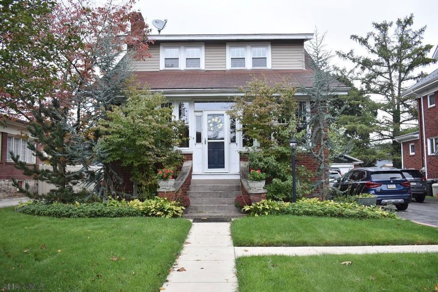 Location, location, location!!  Don't miss the opportunity to view this well maintained 3 bedroom 1.5 bath home in the quaint neighborhood of Mansion Park.  Enjoy relaxing with your morning coffee in the enclosed front porch or the cozy sunroom. Hardwood floors throughout, central air, a fenced in yard, plenty of storage and off street parking.