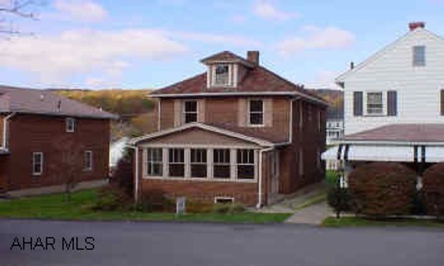 BRICK TWO STORY IN NICE ARA, DELUXE KITCHEN AND BATH, GAS HOT WATER HEAT, GOOD CONDITION, REALTOR OWNED BRICK TWO STORY IN NICE ARA, DELUXE KITCHEN AND BATH, GAS HOT WATER HEAT, GOOD CONDITION, REALTOR OWNED