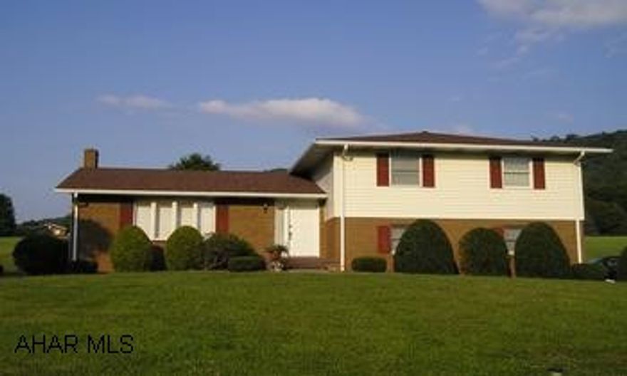 Immaculate home! Multi level, vinyl & brick home w/ 3 BR; 2.5 BA; fam. room w/ f/p; central vac; cherry kitchen oak trim; elec. radiant heat. Immaculate home! Multi level, vinyl & brick home w/ 3 BR; 2.5 BA; fam. room w/ f/p & french doors; oak trim; gorgeous cherry kitchen; laundry; 2-car garage; and security system.  $ 1,000 bonus to selling agent!SALE PENDING as of 7/31/09 subject to written loan approval.