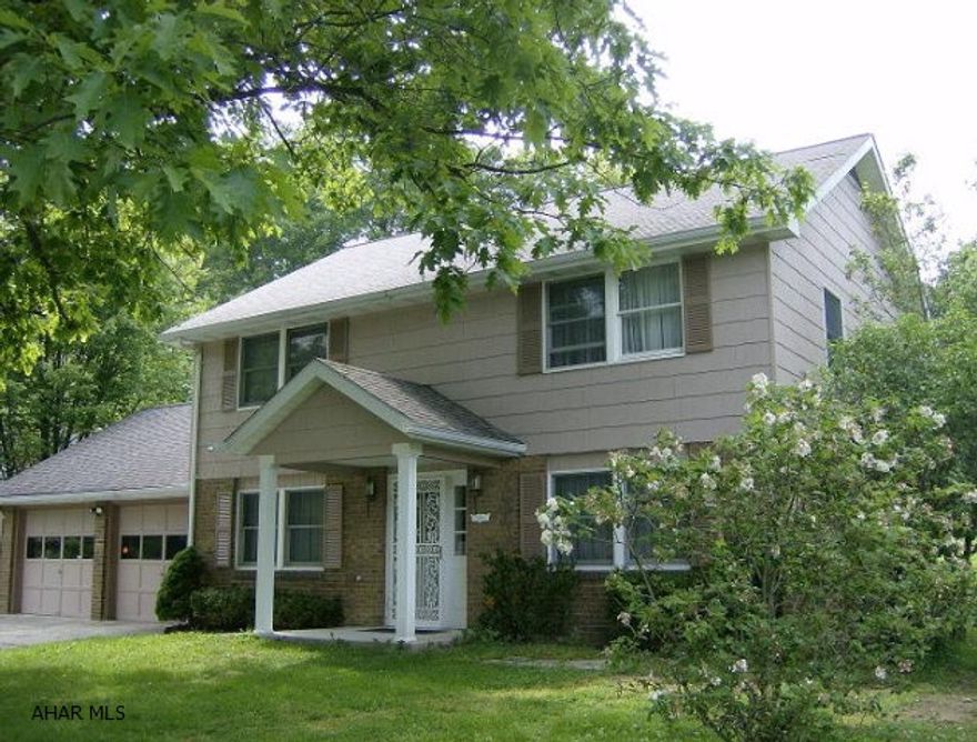 2 story, 3BR home on 0.5 acre lot. Central Air, gas baseboard heat,oak hardwood floors on second level