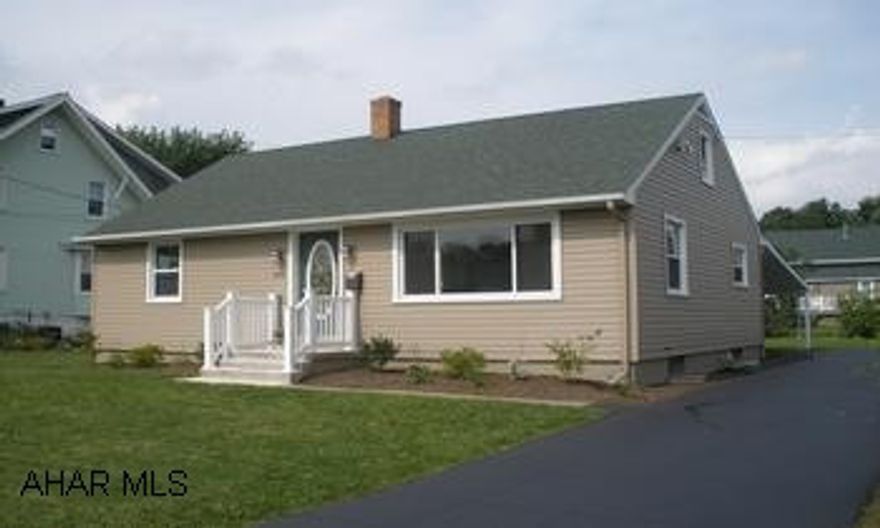 1 story restored home. Better than new. Fabulous kitchen.New bathroom. Stainless appliances. Screened porch. 1 story restored home. Better than new. Fabulous kitchen. New bathroom. Stainless appliances. Screened porch.